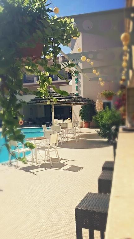 Oasis Hotel Скала Екстериор снимка